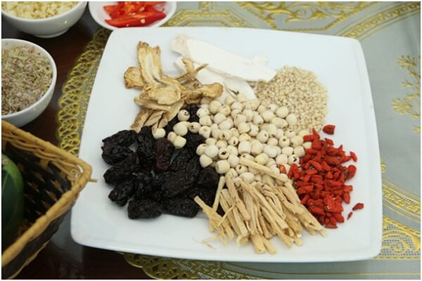 Cách nấu đuôi bò hầm thuốc bắc ngon bổ