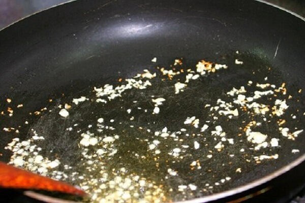 Cách làm bánh tráng tỏi